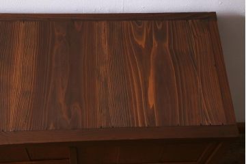 中古　品のある佇まいが魅力の置き水屋(置水屋、茶水屋、戸棚、食器棚、茶棚)(R-039978)