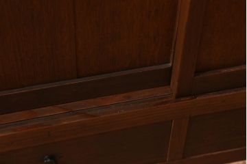 中古　品のある佇まいが魅力の置き水屋(置水屋、茶水屋、戸棚、食器棚、茶棚)(R-039978)