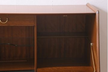 ヴィンテージ家具　北欧スタイル　G-PLAN(ジープラン)　BBシリーズ　スタイリッシュな佇まいのサイドボード(サイドキャビネット、収納棚、ビンテージ)(R-039979)