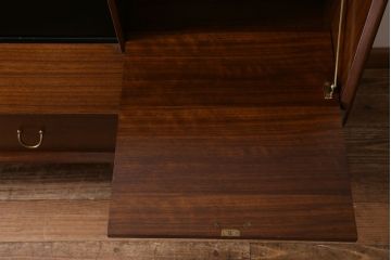 ヴィンテージ家具　北欧スタイル　G-PLAN(ジープラン)　BBシリーズ　スタイリッシュな佇まいのサイドボード(サイドキャビネット、収納棚、ビンテージ)(R-039979)
