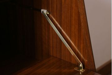 ヴィンテージ家具　北欧スタイル　G-PLAN(ジープラン)　BBシリーズ　スタイリッシュな佇まいのサイドボード(サイドキャビネット、収納棚、ビンテージ)(R-039979)