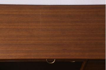 ヴィンテージ家具　北欧スタイル　G-PLAN(ジープラン)　BBシリーズ　スタイリッシュな佇まいのサイドボード(サイドキャビネット、収納棚、ビンテージ)(R-039979)