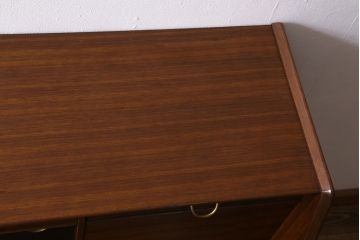 ヴィンテージ家具　北欧スタイル　G-PLAN(ジープラン)　BBシリーズ　スタイリッシュな佇まいのサイドボード(サイドキャビネット、収納棚、ビンテージ)(R-039979)