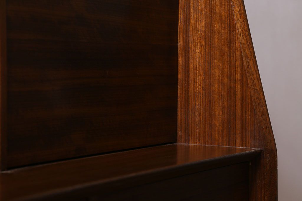 ヴィンテージ家具　北欧スタイル　G-PLAN(ジープラン)　BBシリーズ　スタイリッシュな佇まいのサイドボード(サイドキャビネット、収納棚、ビンテージ)(R-039979)