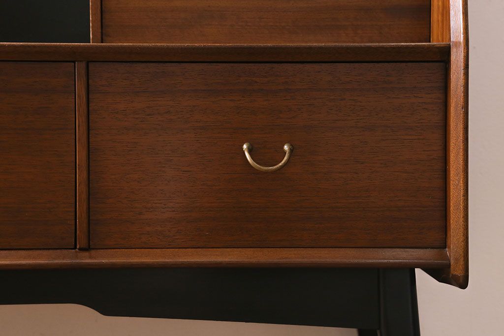 ヴィンテージ家具　北欧スタイル　G-PLAN(ジープラン)　BBシリーズ　スタイリッシュな佇まいのサイドボード(サイドキャビネット、収納棚、ビンテージ)(R-039979)