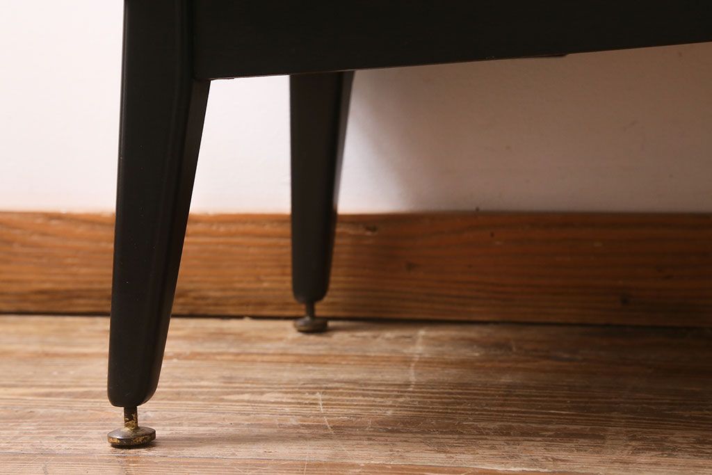 ヴィンテージ家具　北欧スタイル　G-PLAN(ジープラン)　BBシリーズ　スタイリッシュな佇まいのサイドボード(サイドキャビネット、収納棚、ビンテージ)(R-039979)