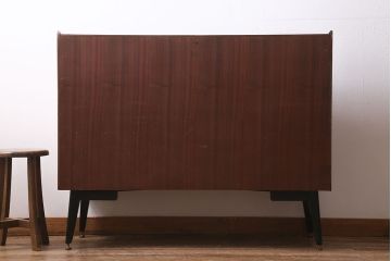 ヴィンテージ家具　北欧スタイル　G-PLAN(ジープラン)　BBシリーズ　スタイリッシュな佇まいのサイドボード(サイドキャビネット、収納棚、ビンテージ)(R-039979)