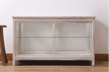 アンティーク家具　昭和初期　シャビーなペイントが素敵なガラスケース(ショーケース、飾り棚、陳列棚)(R-039980)