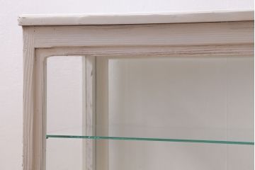 アンティーク家具　昭和初期　シャビーなペイントが素敵なガラスケース(ショーケース、飾り棚、陳列棚)(R-039980)