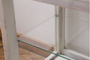 アンティーク家具　昭和初期　シャビーなペイントが素敵なガラスケース(ショーケース、飾り棚、陳列棚)(R-039980)