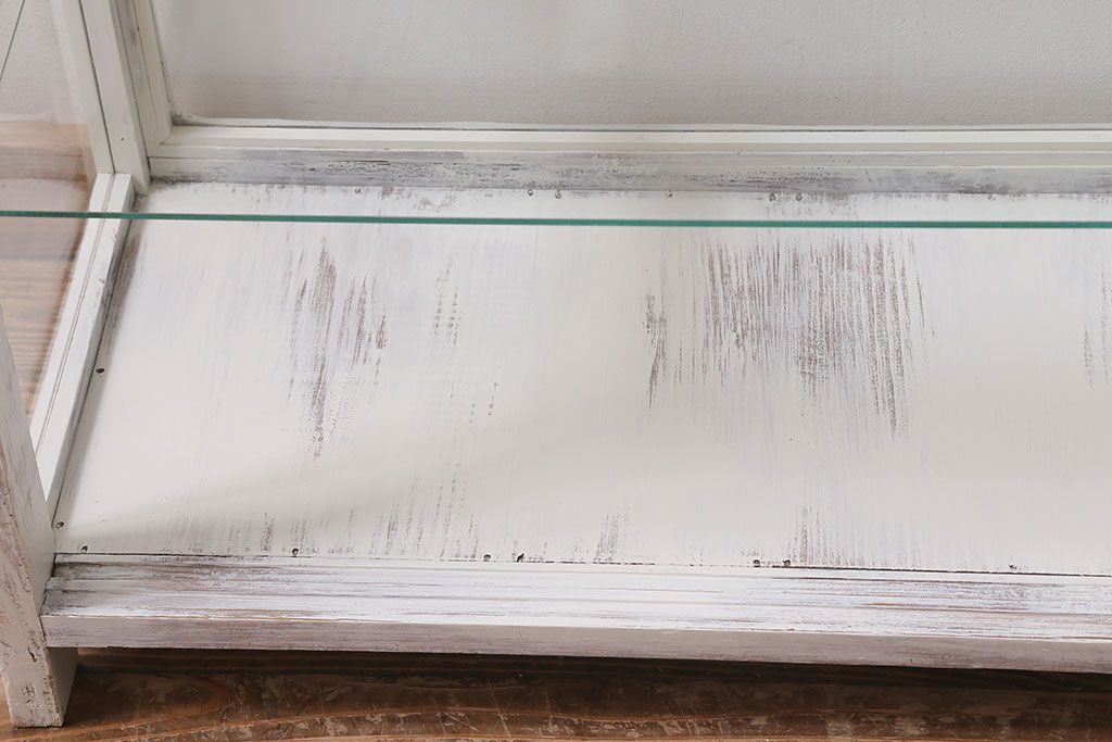 アンティーク家具　昭和初期　シャビーなペイントが素敵なガラスケース(ショーケース、飾り棚、陳列棚)(R-039980)