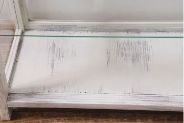 アンティーク家具　昭和初期　シャビーなペイントが素敵なガラスケース(ショーケース、飾り棚、陳列棚)(R-039980)