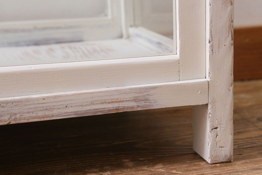 アンティーク家具　昭和初期　シャビーなペイントが素敵なガラスケース(ショーケース、飾り棚、陳列棚)(R-039980)