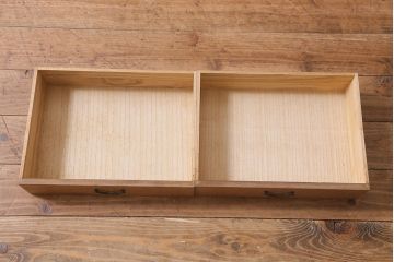 ヴィンテージ家具　国産工芸家具　桑材・前板桐材　竹図　落ち着いた和の雰囲気漂う飾り棚(茶棚、収納棚、戸棚、ビンテージ、桐箪笥、桐たんす)(R-039982)