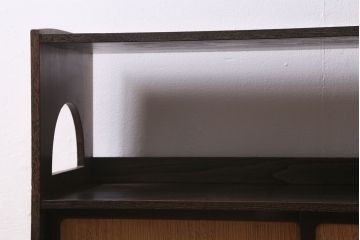 ヴィンテージ家具　国産工芸家具　桑材・前板桐材　竹図　落ち着いた和の雰囲気漂う飾り棚(茶棚、収納棚、戸棚、ビンテージ、桐箪笥、桐たんす)(R-039982)