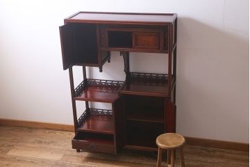 ヴィンテージ家具　カリン材　象嵌入りが珍しい!優美な佇まいの飾り棚(茶棚、収納棚、ビンテージ、花梨材)(R-039984)