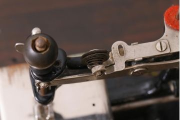 アンティーク雑貨　手回し　SINGER　シンガーチャイルドミシン(シンガーミシン、裁縫機械、小型ミシン)(R-039990)
