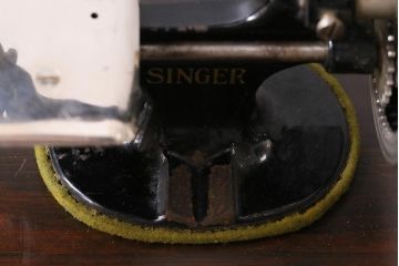 アンティーク雑貨　手回し　SINGER　シンガーチャイルドミシン(シンガーミシン、裁縫機械、小型ミシン)(R-039990)