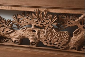 ビンテージ家具　昭和中期　特大サイズ　松の彫りが和の空間を高める欄間(明り取り、明かり取り)(R-040010)