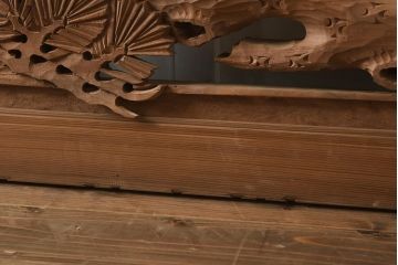 アンティーク建具　昭和中期　特大サイズ　立体的な松の彫刻が魅力の欄間(明り取り、明かり取り)(R-040011)