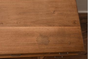 レトロ家具　ナラ材　優しい木色がナチュラルな印象を与える両袖机(プレジデントデスク、ワークデスク、在宅ワーク、在宅用)(R-040013)