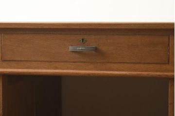 レトロ家具　ナラ材　優しい木色がナチュラルな印象を与える両袖机(プレジデントデスク、ワークデスク、在宅ワーク、在宅用)(R-040013)