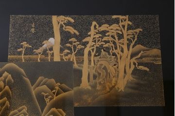 中古　輪島塗　東海道五十三次　黒漆と蒔絵が美しいガラス天板付きの座卓(ローテーブル)(R-040015)