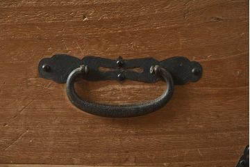 アンティーク家具　和製アンティーク　明治期　桐材　木味が魅力の和レトロな重ね箪笥(時代箪笥、テレビ台、ローボード、桐箪笥、桐たんす)(R-040018)