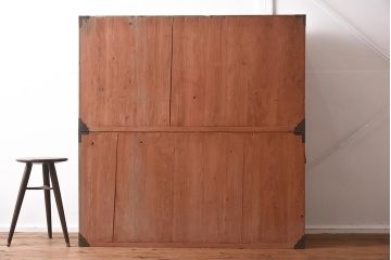 アンティーク家具　和製アンティーク　前面ケヤキ材　二本松箪笥　鶴亀の意匠が目を引く重ね箪笥(引き出し、衣装箪笥)(R-040020)