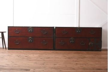 アンティーク家具　和製アンティーク　前面ケヤキ材　二本松箪笥　鶴亀の意匠が目を引く重ね箪笥(引き出し、衣装箪笥)(R-040020)