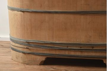 中古　昭和後期　蓋付き　角丸型　サワラ材　味のある木桶風呂(木製浴槽)(R-040021)