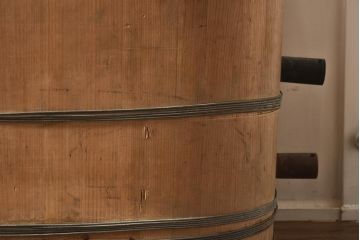 中古　昭和後期　蓋付き　角丸型　サワラ材　味のある木桶風呂(木製浴槽)(R-040021)