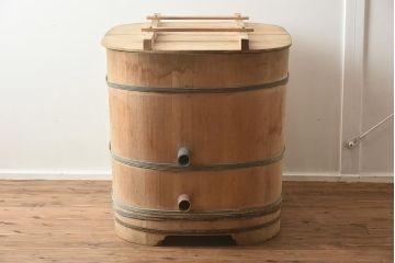 中古　昭和後期　蓋付き　角丸型　サワラ材　味のある木桶風呂(木製浴槽)(R-040021)