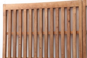 アンティーク建具　戸車付き　木のぬくもりあふれる素通しの縦桟引き戸2枚セット(荒格子戸、建具)(R-040022)