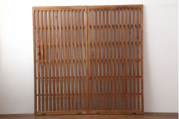 アンティーク建具　戸車付き　木のぬくもりあふれる素通しの縦桟引き戸2枚セット(荒格子戸、建具)(R-040022)