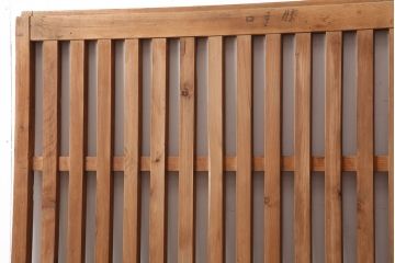 アンティーク建具　戸車付き　木のぬくもりあふれる素通しの縦桟引き戸2枚セット(荒格子戸、建具)(R-040022)