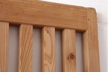 アンティーク建具　戸車付き　木のぬくもりあふれる素通しの縦桟引き戸2枚セット(格子戸、建具)(R-040023)