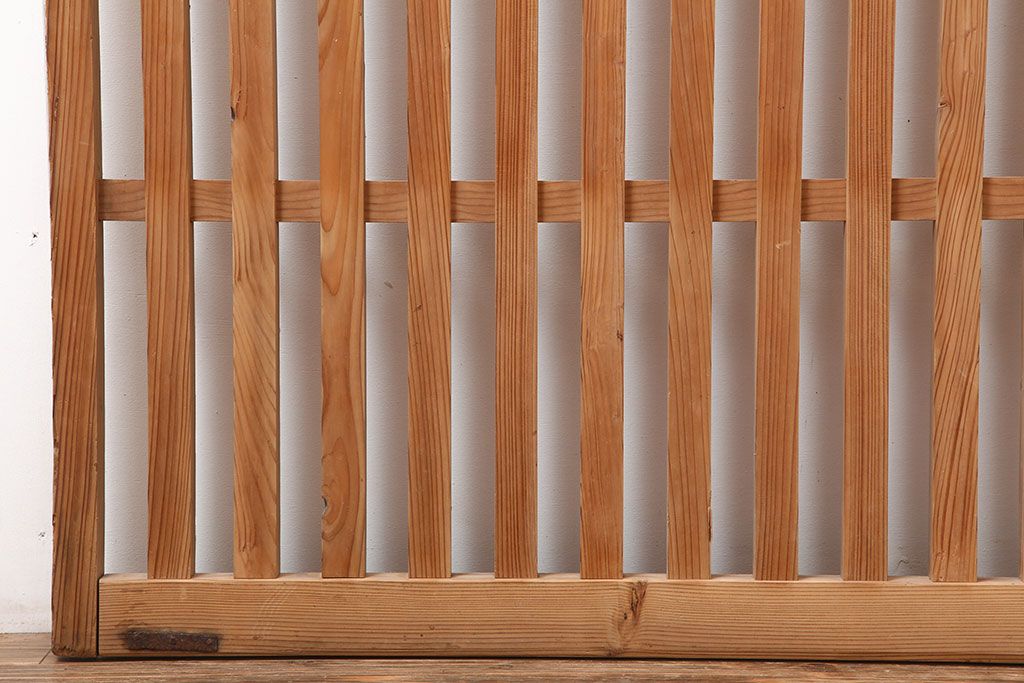 アンティーク建具　戸車付き　木のぬくもりあふれる素通しの縦桟引き戸2枚セット(格子戸、建具)(R-040023)