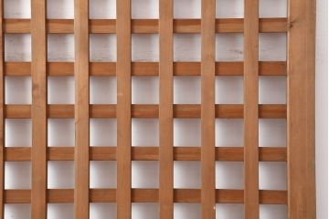 アンティーク建具　戸車付き　ヒノキ材　木のぬくもりあふれる素通しの格子戸2枚セット(蔵戸、引き戸、建具、玄関戸)(R-040024)
