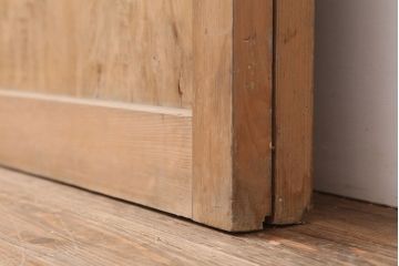 アンティーク建具　戸車付き　ヒノキ材　木のぬくもりあふれる素通しの格子戸2枚セット(蔵戸、引き戸、建具、玄関戸)(R-040024)