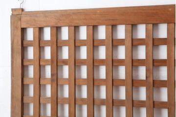 アンティーク建具　戸車付き　ヒノキ材　木のぬくもりあふれる素通しの格子戸2枚セット(蔵戸、引き戸、建具、玄関戸)(R-040024)
