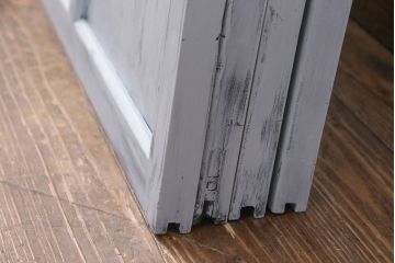 アンティーク建具　和製アンティーク　昭和初期　シャビーなペイントがお洒落!レトロなガラス戸4枚セット(引き戸、建具)(R-040031)