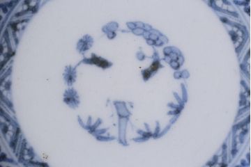 アンティーク雑貨　江戸期　古伊万里　冨貴長春　染付蛸唐草小皿(和食器)(R-040033)