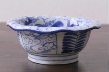 アンティーク雑貨　明治期　ねじり文　染付深鉢(深皿、和食器)(R-040036)