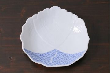 アンティーク雑貨　幕末明治期　櫛高台　葉文変形皿3枚セット(中皿、和食器、鍋島焼)(R-040037)