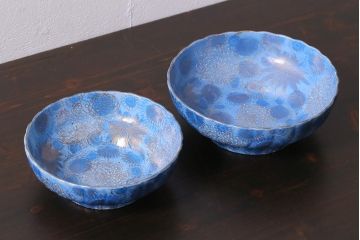 未使用品　輸出用　昭和期　九谷焼　菊図金彩深皿2枚セット(鉢、和食器)(R-040040)