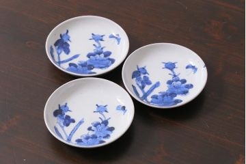 アンティーク雑貨　明治　伊万里　花蝶図　染付3.6寸小皿3枚セット(和食器)(R-040041)