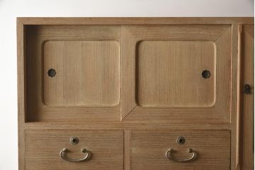 アンティーク家具　昭和中期　前面桐材　シンプルな戸棚付き重ね箪笥(和タンス、チェスト、収納棚、桐箪笥、桐たんす)(R-040050)