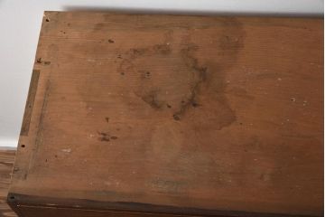 アンティーク家具　大正昭和初期　前面ケヤキ材　木の風合いが楽しめるシンプルなチェスト(引き出し、和タンス)(R-040051)