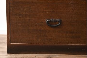 アンティーク家具　大正昭和初期　前面ケヤキ材　木の風合いが楽しめるシンプルなチェスト(引き出し、和タンス)(R-040051)